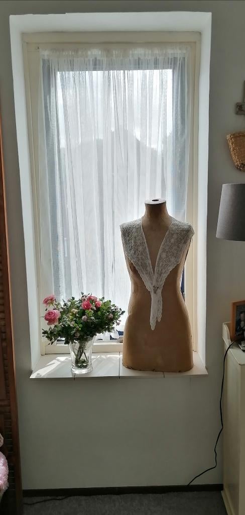 Vrouwen Buste - papier-maché - met antiek kraagje, Antiek en Kunst, Curiosa en Brocante, Ophalen