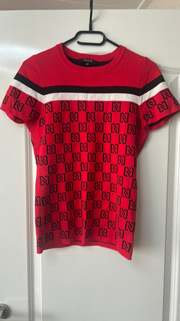 Mooie shirt van Nikkie maat 38 nieuw, Kleding | Dames, T-shirts, Maat 38/40 (M), Zwart, Ophalen of Verzenden, Zo goed als nieuw
