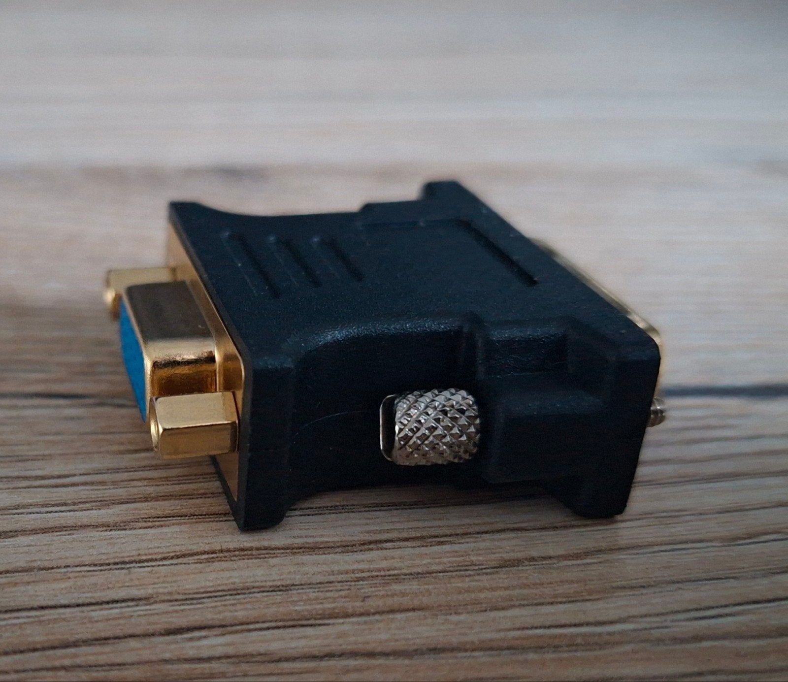 DVI naar VGA Adapter - Sluit Oudere Monitoren aan, Ophalen of Verzenden, Zo goed als nieuw