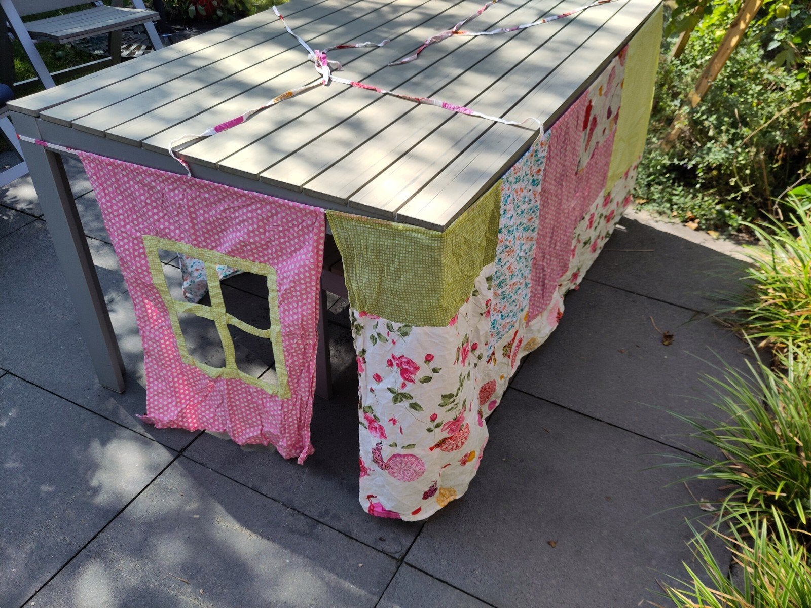 Speelhuisje voor over tafel - vrolijk en kleurrijk, Ophalen, Gebruikt, Overige materialen