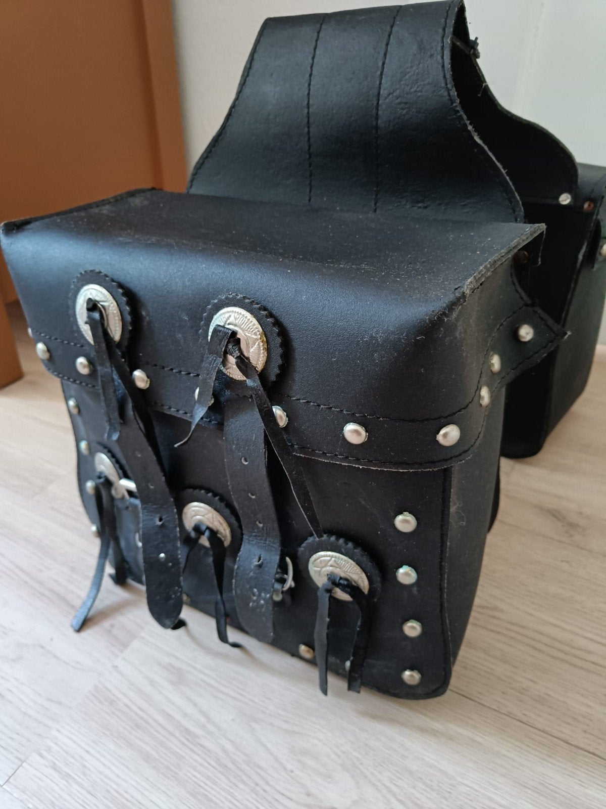 Leren zadeltas voor motor,zwart met chroom en franjes., Ophalen, Gebruikt