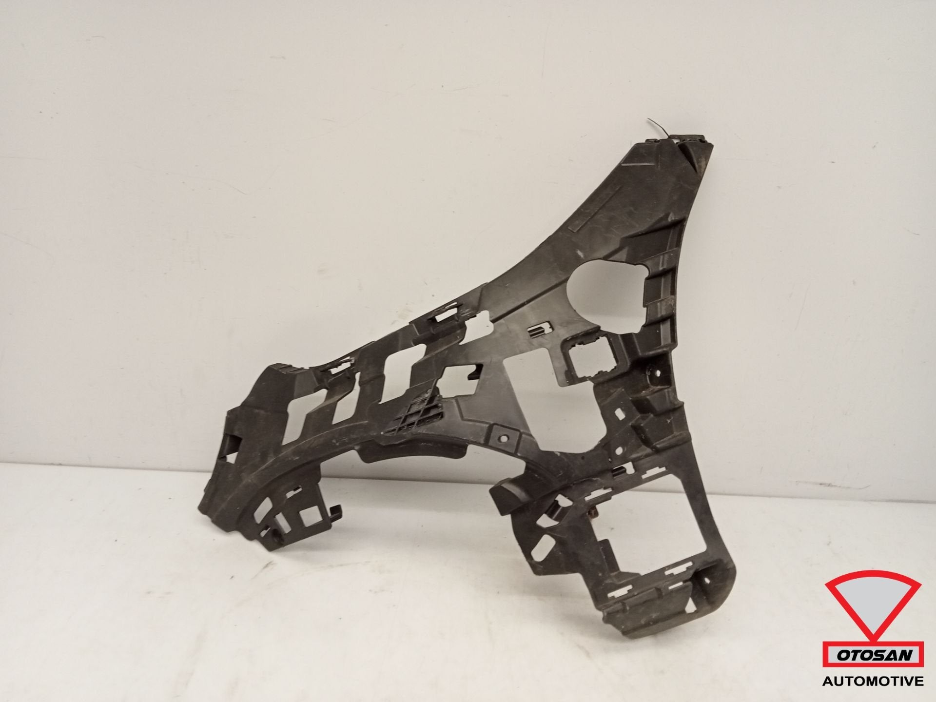 Mercedes C W206 Achterbumper Houder Links A2068851501