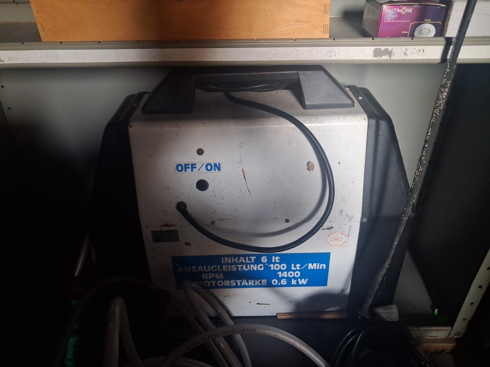 Compacte compressor met accessoires, Doe-het-zelf en Verbouw, Ophalen, Gebruikt, Minder dan 200 liter/min, Minder dan 6 bar