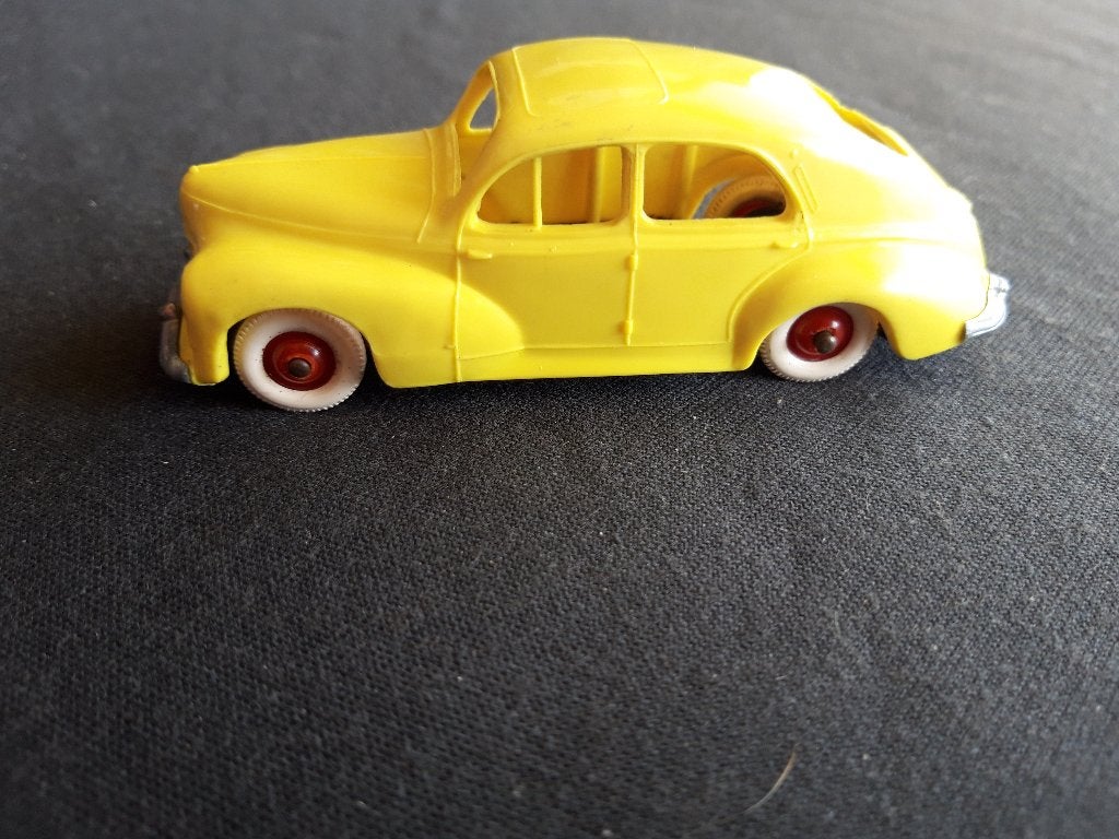 jaren 50 '60 modelauto : Peugeot 203 geel – Norev, Ophalen of Verzenden, Zo goed als nieuw, Auto, Norev