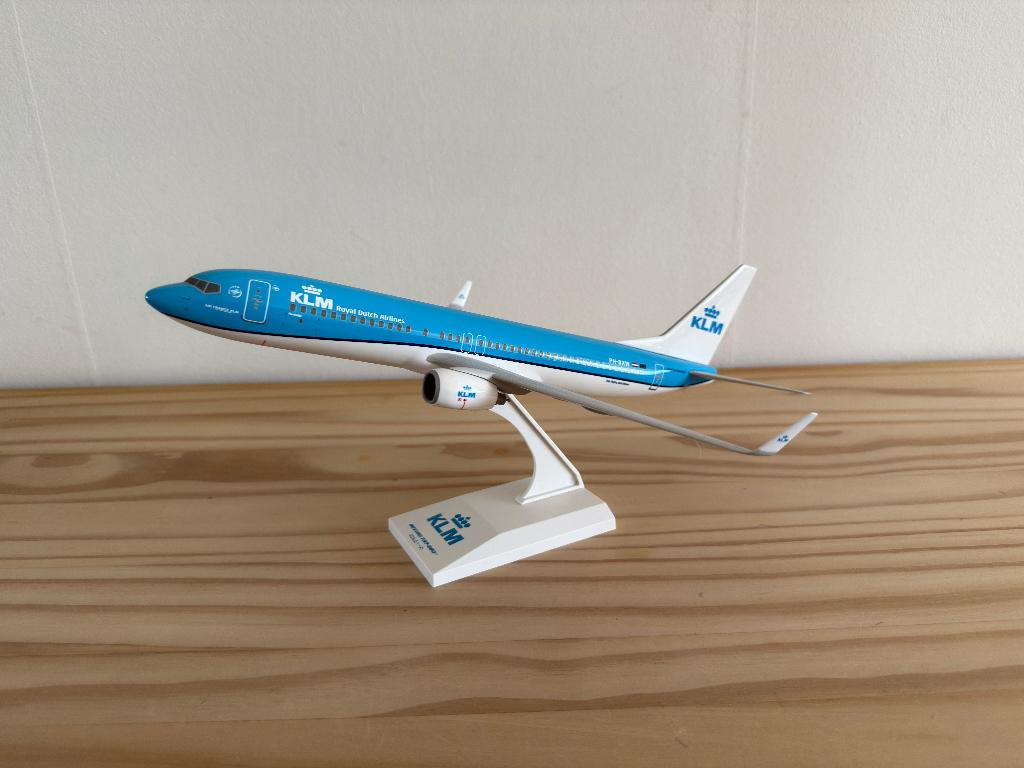 KLM Boeing 737-800 PH-BXW Schaal 1:130 SkyMarks SKR844, Verzamelen, Luchtvaart en Vliegtuigspotten, Ophalen, Zo goed als nieuw
