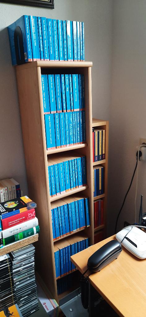 127 blauwe pockets, bijna complete serie, gratis kast, Boeken, Ophalen