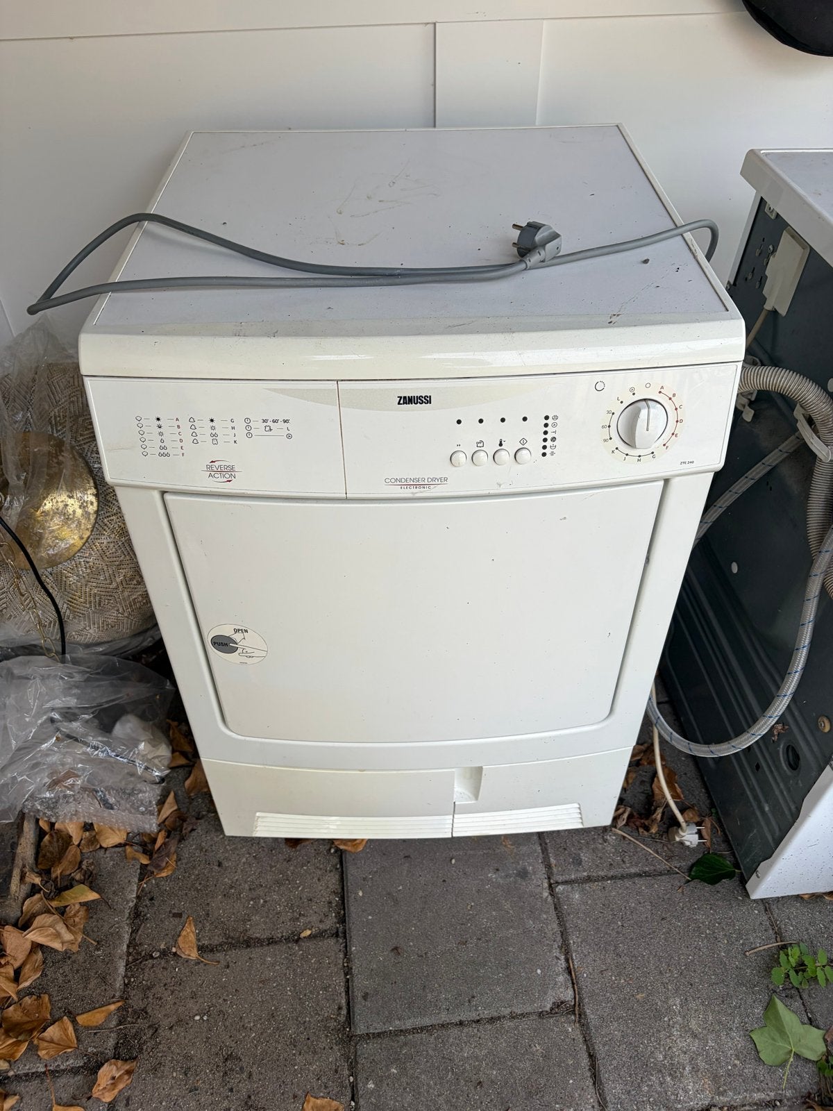 Zanussi Condensdroger, Witgoed en Apparatuur, Wasdrogers, Ophalen, 6 tot 8 kg, Gebruikt, Voorlader