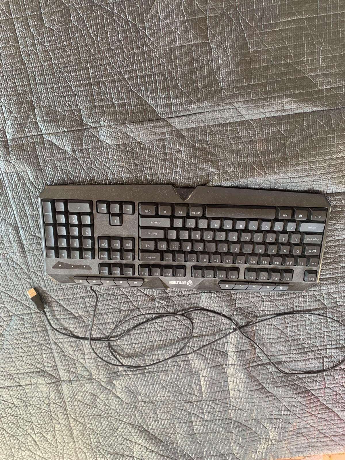 Keybord en muis battletron, Computers en Software, Toetsenborden, Ophalen of Verzenden, Zo goed als nieuw