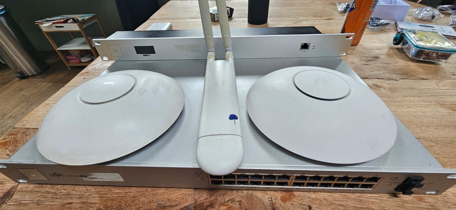 Ubiquiti UniFi Netwerk Set: Switch, Cloud Key, AP's, Ophalen of Verzenden