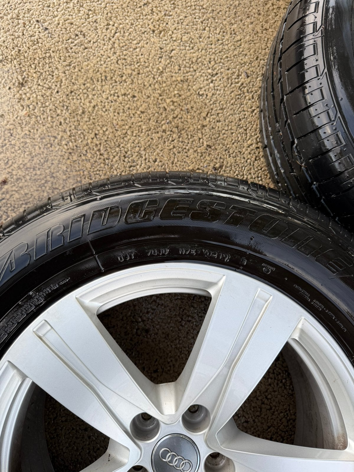 Audi banden en velgen, Auto-onderdelen, Ophalen, 18 inch, Gebruikt, 255 mm