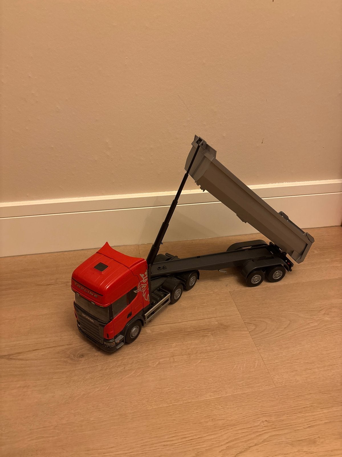 Emek Scania R620 V8 6x4 + 2-assige kipper model, Ophalen of Verzenden, Zo goed als nieuw