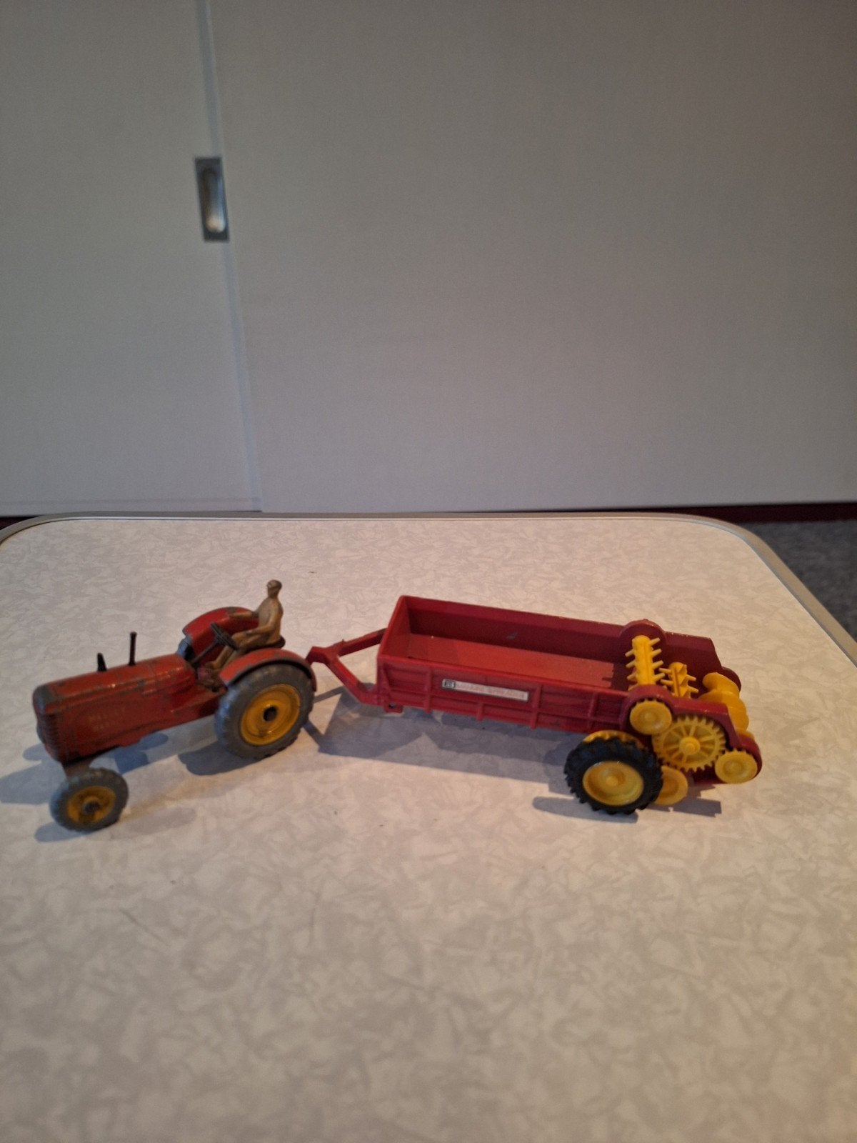 Vintage Speelgoed Tractor met Aanhanger - Rood Metaal, Ophalen of Verzenden, Gebruikt