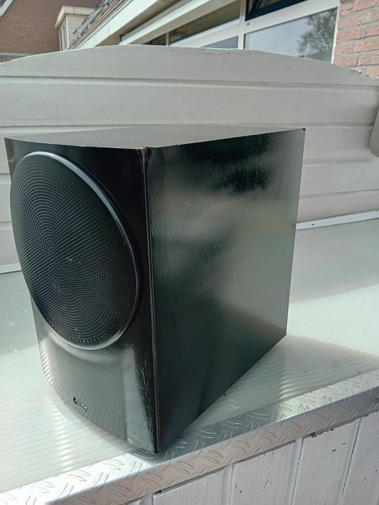 Subwoofer  220 wat  beuker, Ophalen of Verzenden, Overige materialen, Minder dan 2 meter, 80 mm of meer