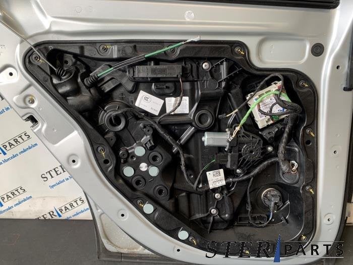 Portier 4Deurs links-achter van een Mercedes E-Klasse (775), Auto-onderdelen, Gebruikt, -, Deur, Ophalen of Verzenden