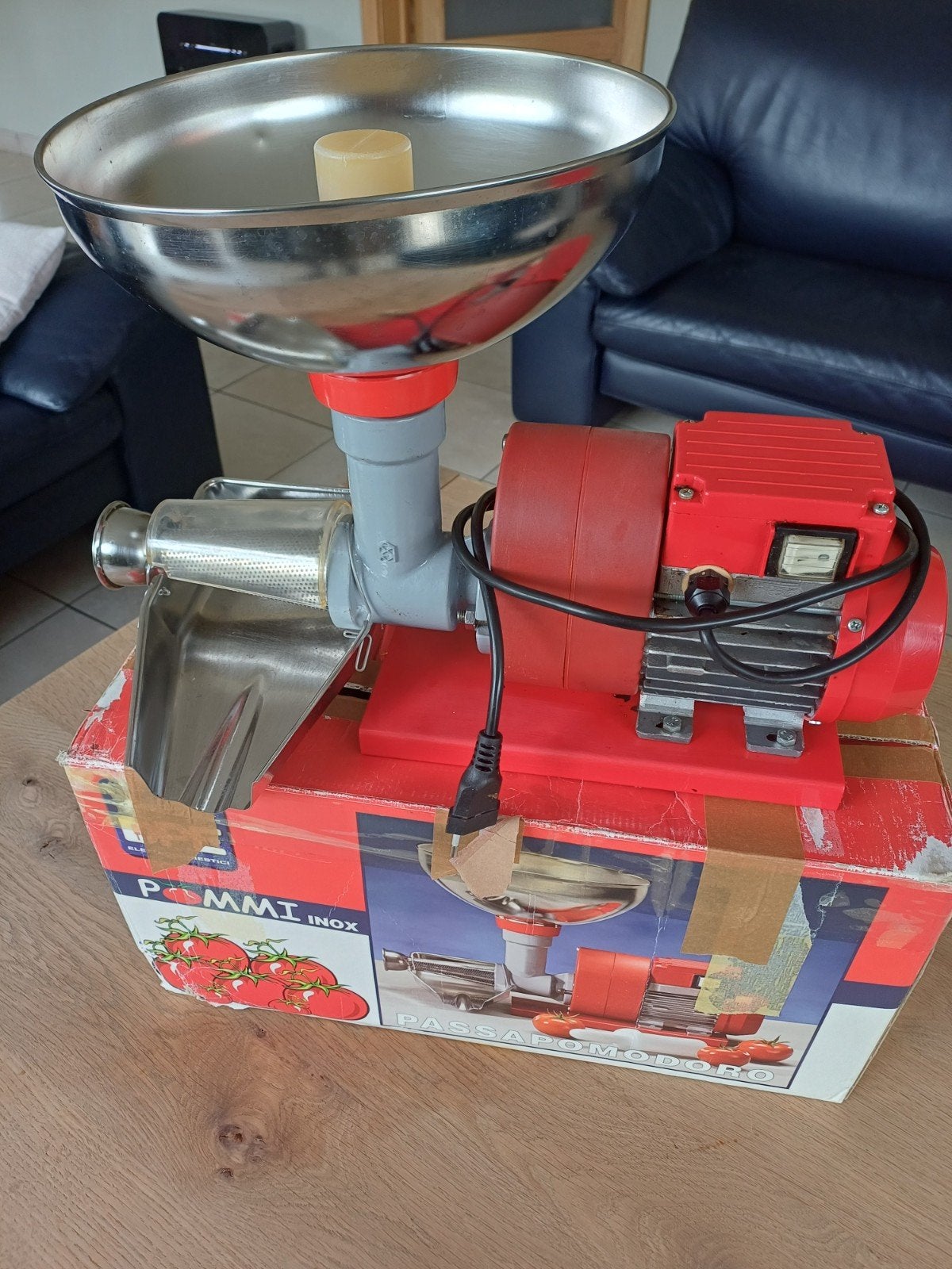 Tomatenpersen zelf passata maken, Ophalen, Zo goed als nieuw, Elektrisch, Slowjuicer