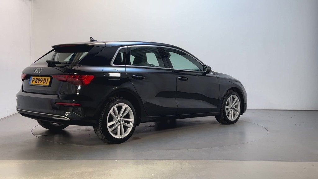 Audi A3 Sportback 30 TFSI Advanced Edition LED Camera Virtua, Gebruikt, Met garantie (alle), Zwart, Bedrijf