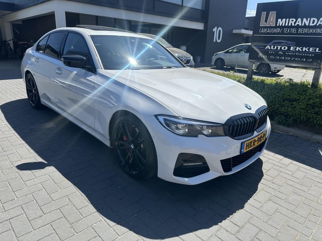 BMW 3 Serie 318i 2.0 High Exe Dak H&K M-Pakket (bj 2022), Auto's, BMW, Automaat, 1998 cc, Achterwielaandrijving, Gebruikt