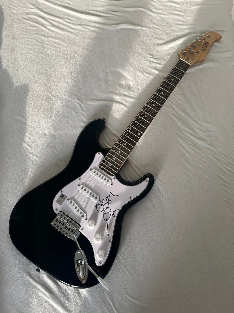Gesigneerde Gitaar Ozzy Osbourne, Verzamelen, Muziek, Artiesten en Beroemdheden, Ophalen, Zo goed als nieuw, Instrument of Toebehoren