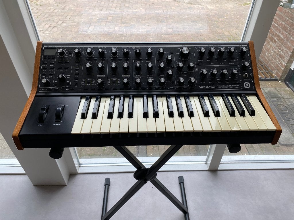 Moog Sub 37 (Bob Moog Tribute Edition), Ophalen of Verzenden, Zo goed als nieuw, Overige aantallen, Overige merken