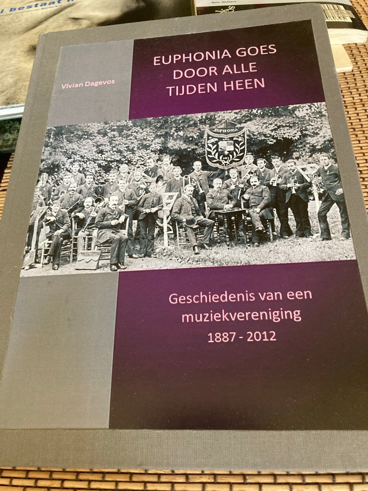 Boek: Euphonia Goes door alle tijden heen 1887-2012, Boeken, Ophalen of Verzenden, 20e eeuw of later, Zo goed als nieuw