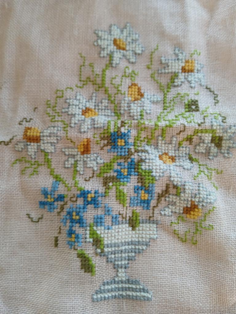 Mooi stukje stof met borduursel., Ophalen, Textiel, Nieuw, Meerkleurig