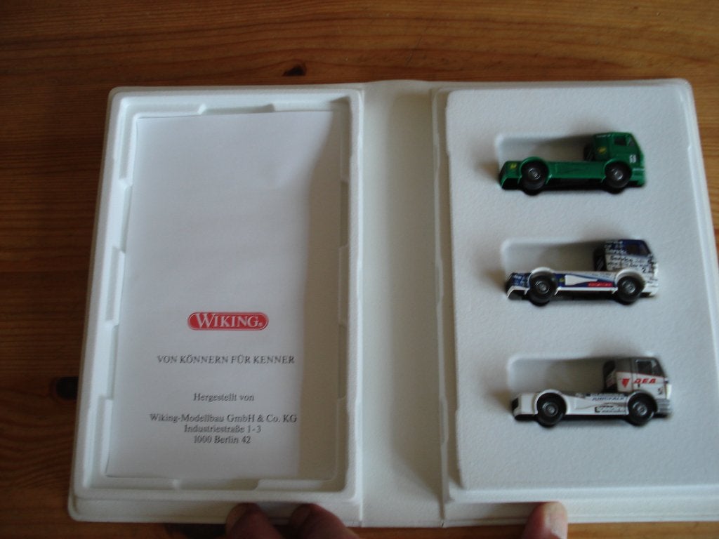 Race trucks (Wiking), Hobby en Vrije tijd, Verzenden, Zo goed als nieuw, Bus of Vrachtwagen, Wiking