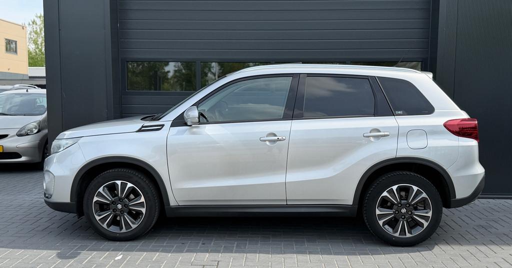 Suzuki VITARA 1.0 Boosterjet Stijl Pano|Camera|Dodehoek, Voorwielaandrijving, Gebruikt, Euro 6, 400 kg