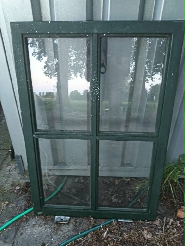 SCHUURRAAM met HANG en SLUITWERK., Gevelraam of Ruit, Gebruikt, Minder dan 80 cm, 80 tot 120 cm