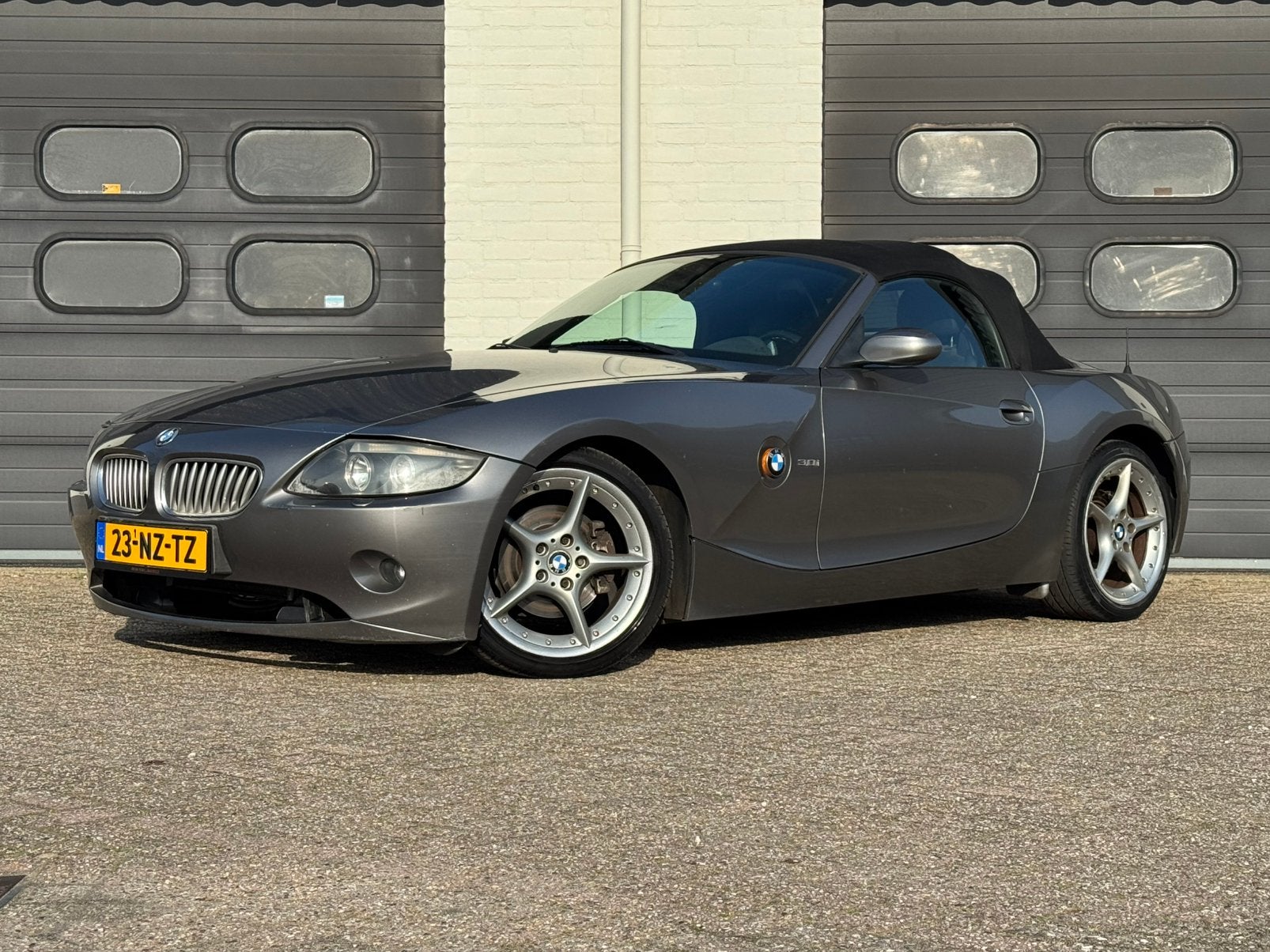 BMW Z4 3.0 I Roadster NWE APK LEDER MEMORY STOELVERW CRUIS, Achterwielaandrijving, Zwart, Cabriolet, 75 €/maand