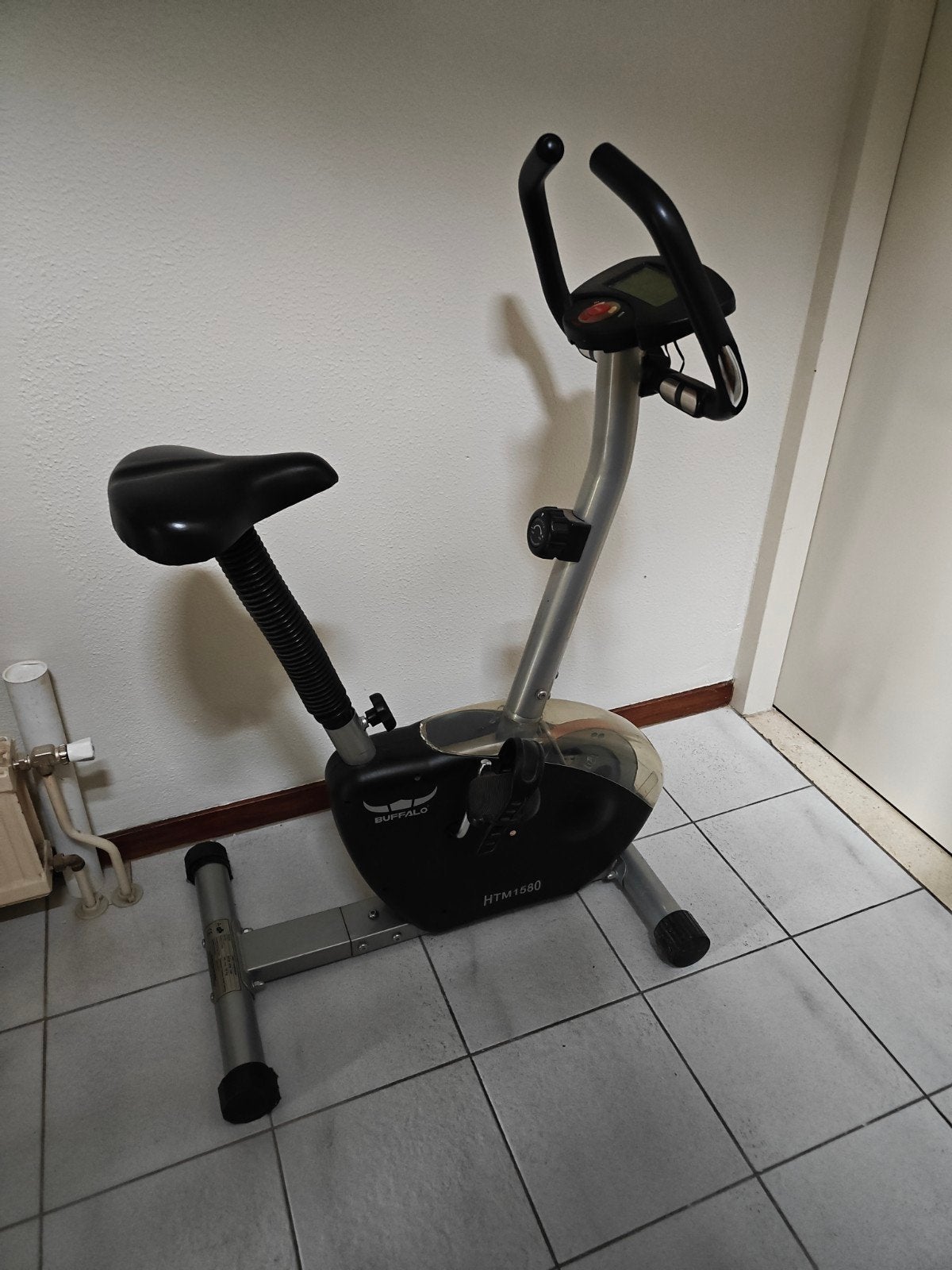 Buffalo HTM1680 Hometrainer - Zo goed als nieuw, Ophalen, Gebruikt, Metaal, Benen