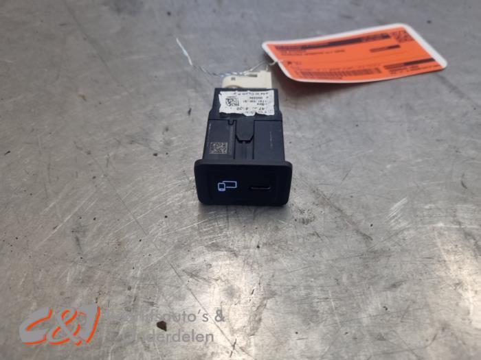 USB stekker van een Mercedes Sprinter, Gebruikt, -, Ophalen of Verzenden, -