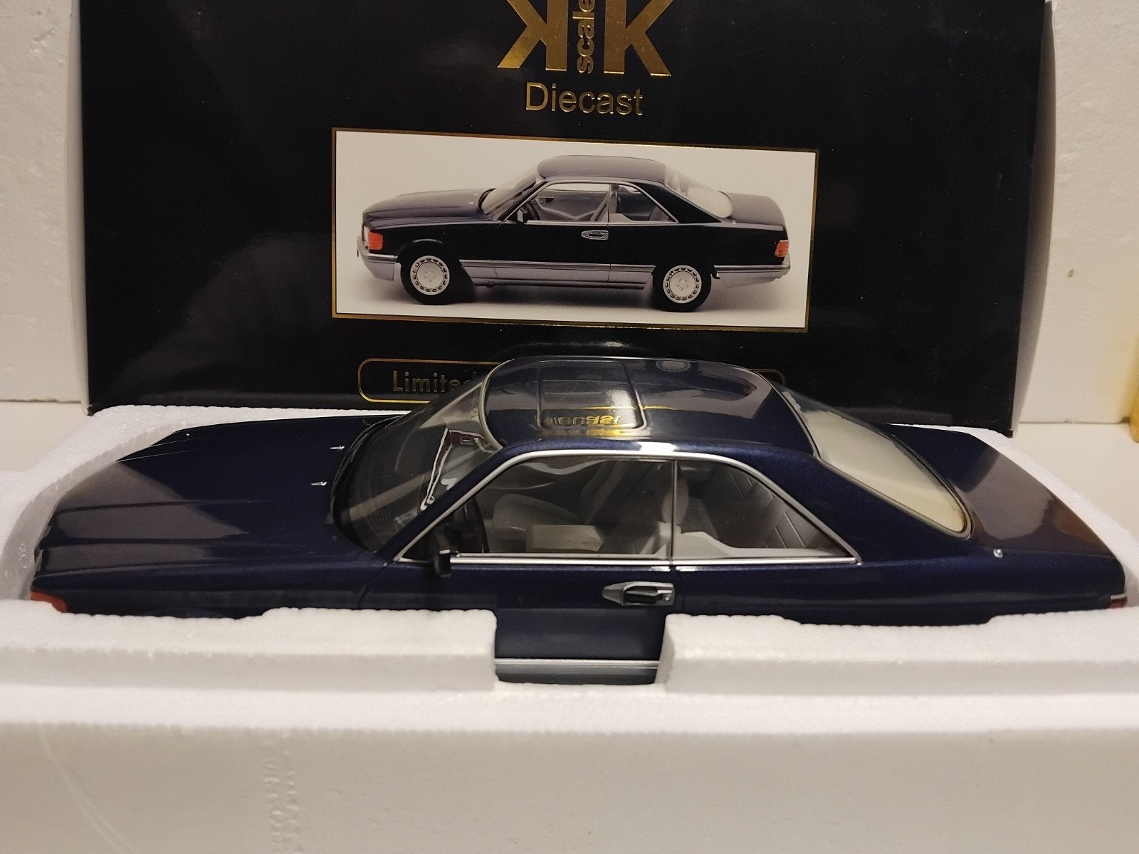 Mercedes Benz 560 SEC dark blue Limited 1000 KK 1:18 KRD, Ophalen of Verzenden, Zo goed als nieuw, Auto, Overige merken