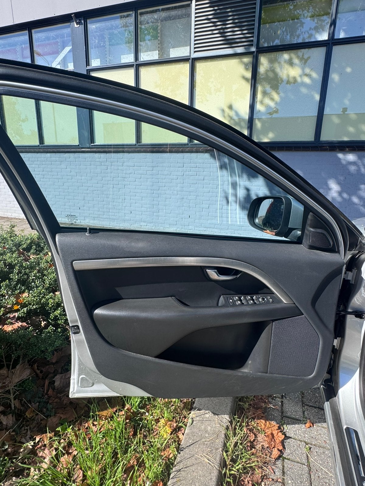 Foto 15 van Volvo V70 2.4 D AUT 2010 Grijs
