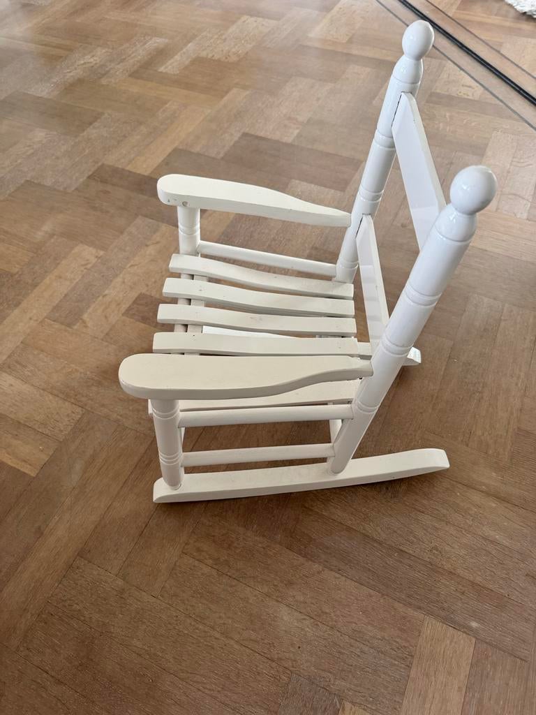 Witte houten schommelstoel voor kinderen, Kinderen en Baby's, Kinderkamer | Tafels en Stoelen, Ophalen of Verzenden, Zo goed als nieuw