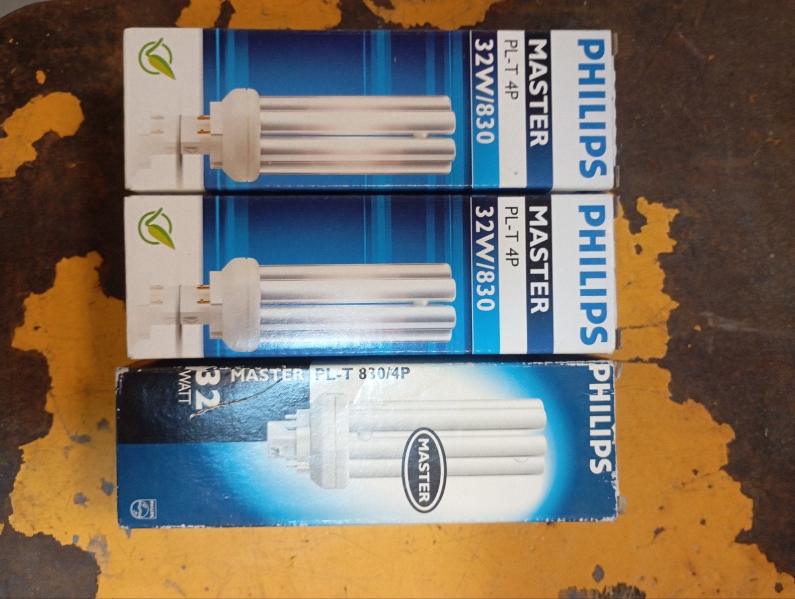 Philips PL-T 4P 32W/830 Spaarlamp - Nieuw in doos, Ophalen of Verzenden