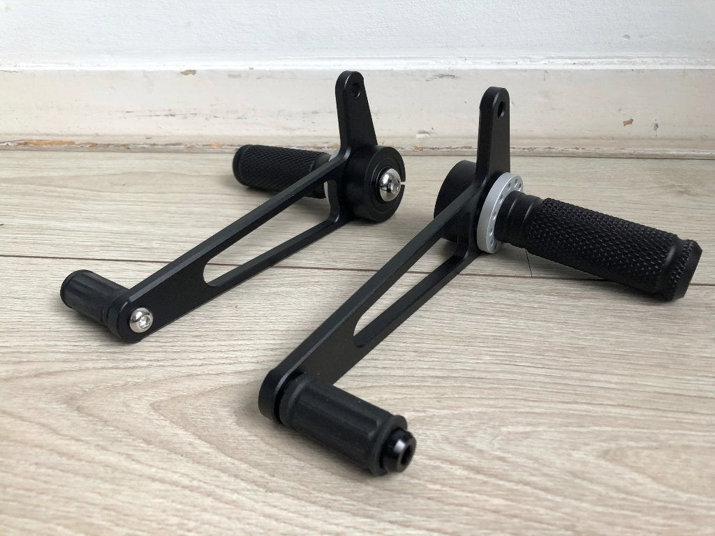 Rearset / rem schakelset + voetsteunen, Motoren, Ophalen of Verzenden