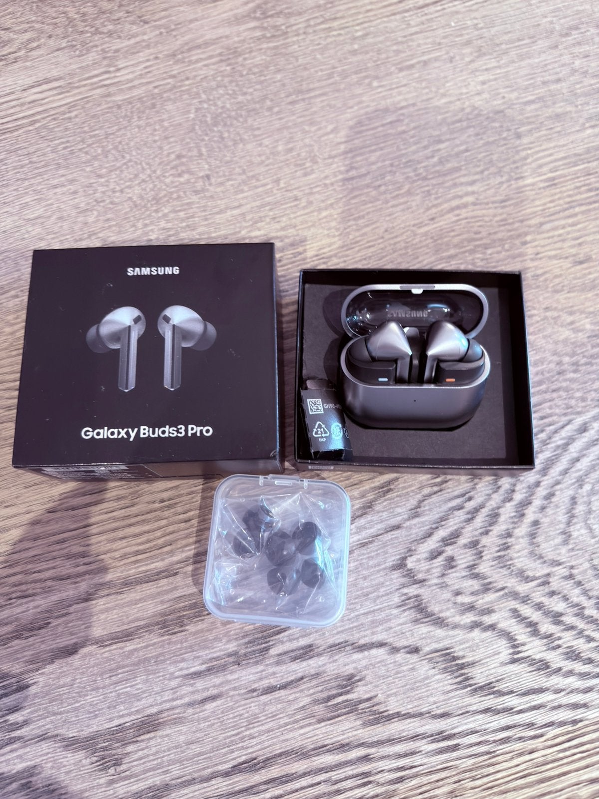 Galaxy buds 3 pro, Ophalen of Verzenden, Gebruikt, Grijs, Transparantiemodus
