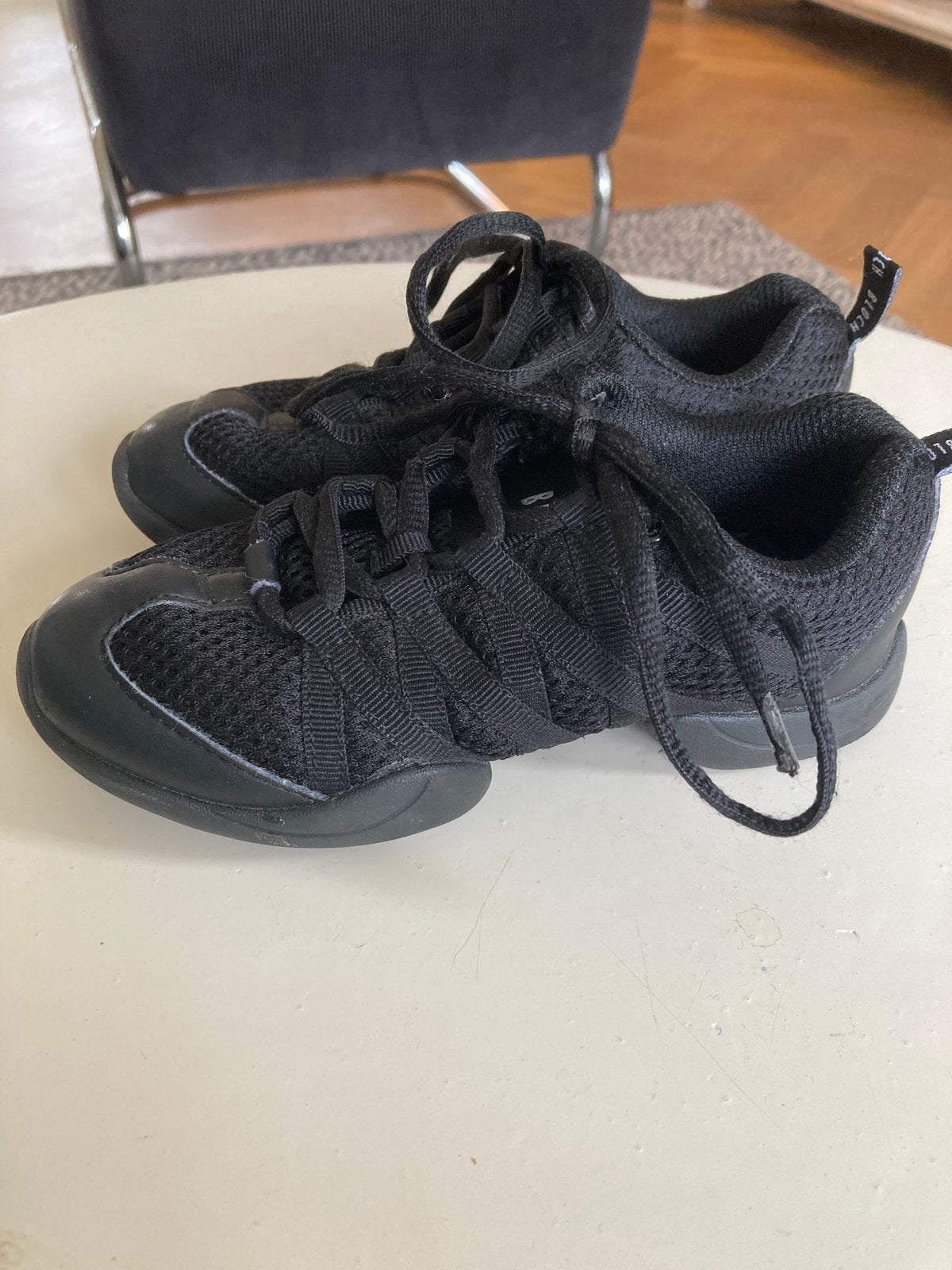 Bloch dance sneakers maat 30 kind, Sport en Fitness, Ophalen of Verzenden, Zo goed als nieuw, Schoenen
