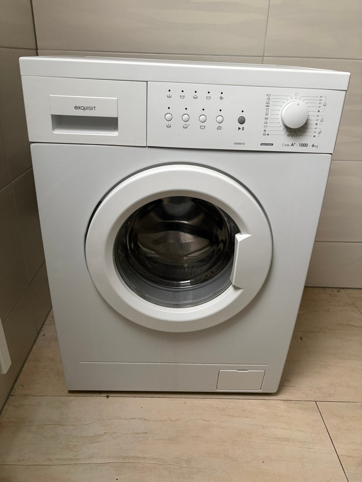 Exquisit WM6810 Wasmachine, Witgoed en Apparatuur, Ophalen, Zo goed als nieuw, 1200 tot 1600 toeren, 85 tot 90 cm
