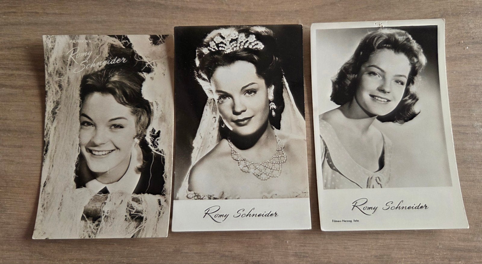 3 originele Romy Schneider foto's/ansichtkaarten, Verzamelen, Ophalen of Verzenden, 1940 tot 1960, Ongelopen