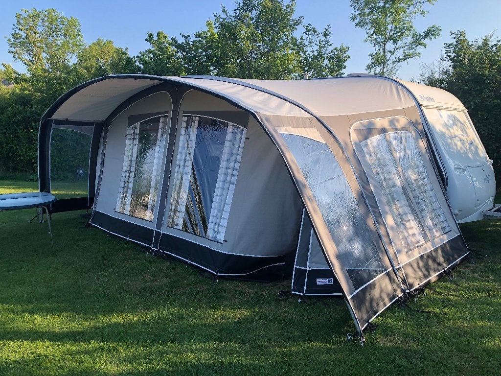 Hylander Provence 450 caravan te koop met nieuwe voortent, Overige merken, Omvormbare zithoek, Treinzit, Particulier