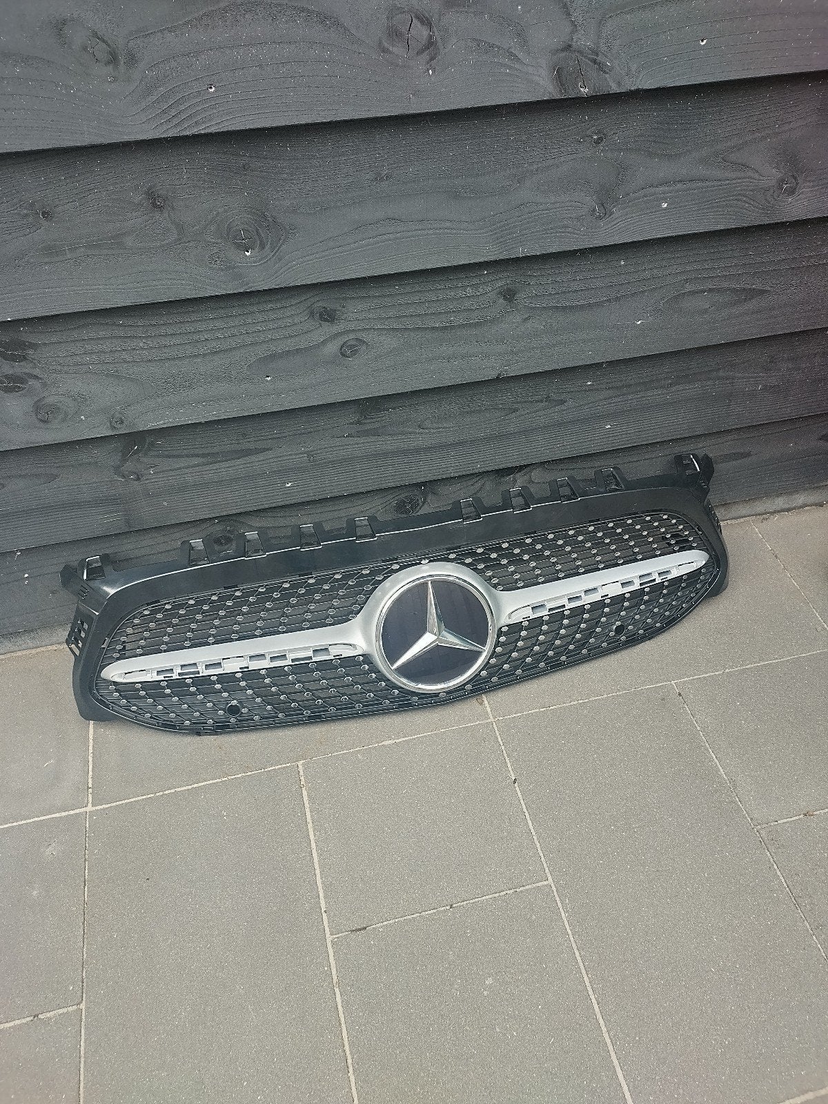 Mercedes-Benz Grille A 247 888 29 00 diamond grill, Ophalen of Verzenden, Voor, Mercedes-Benz, Bumper