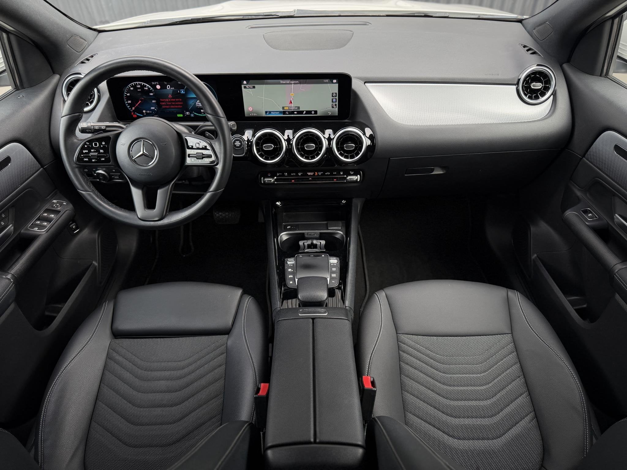 Mercedes-Benz GLA-klasse 250 e Style 218pk | PHEV | Camera |, 16 kWh, Leder en Stof, Wit, Bedrijf