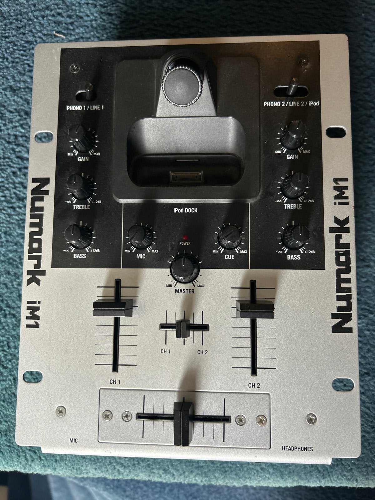 Numark iM1 DJ mixer met iPod (4) dock, Ophalen of Verzenden, Gebruikt, Dj-set, Numark