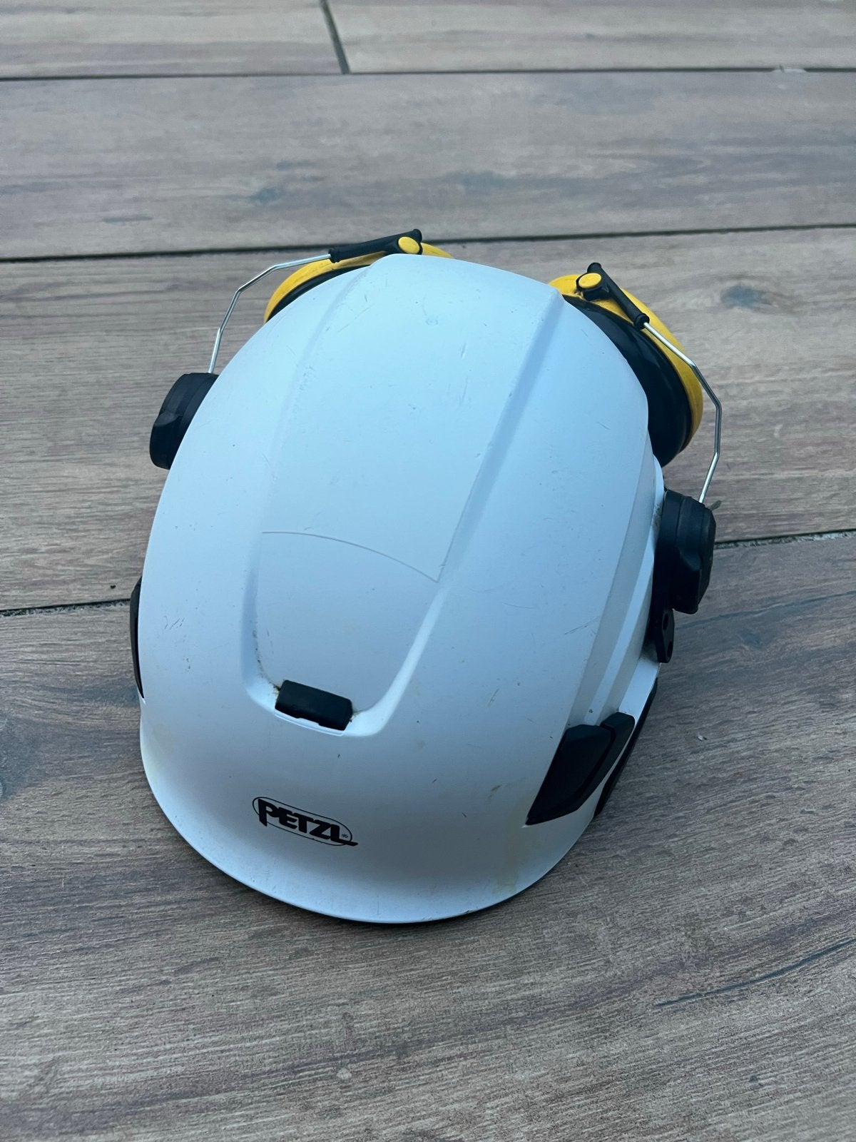 Petzl Vent boomverzorgings helm voor de boomverzorger, Doe-het-zelf en Verbouw, Veiligheidshelmen, Gebruikt, Ophalen of Verzenden