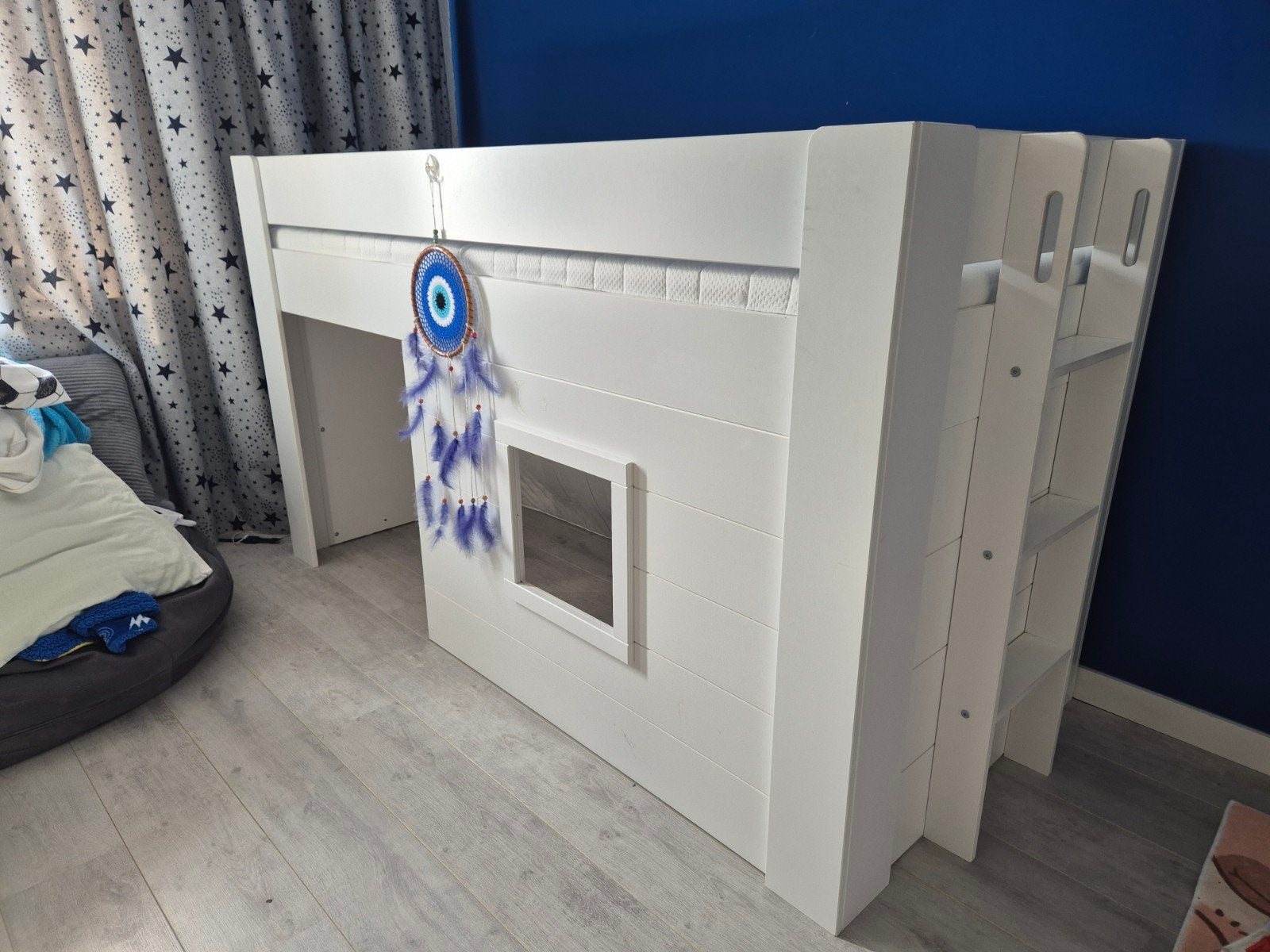 Wit halfhoogslaper kinderbed met speelhuisje, Ophalen, Gebruikt, 90 cm, Eenpersoons