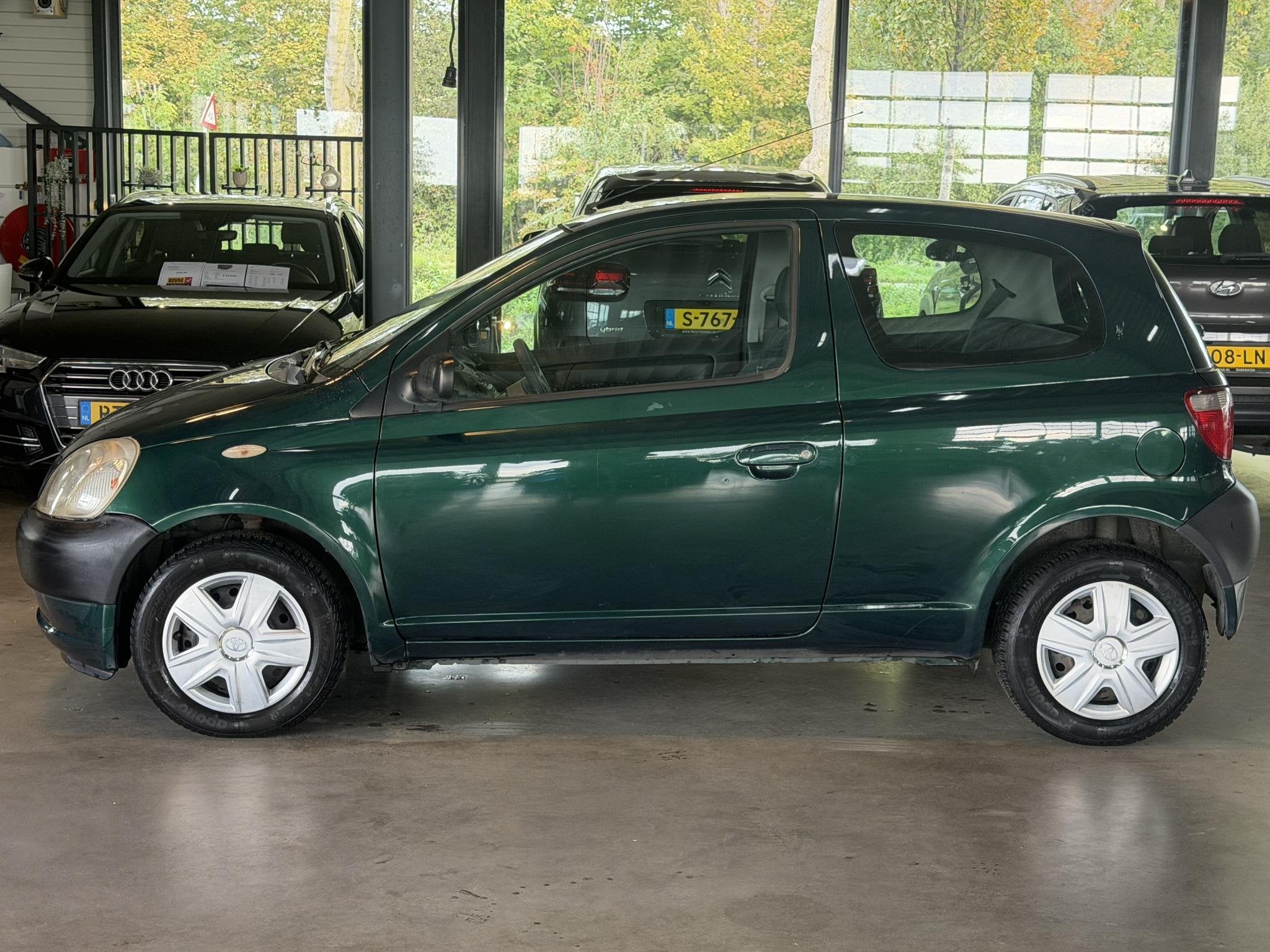 Toyota Yaris 1.0-16V VVT-i Terra, Auto's, Voorwielaandrijving, Stof, Gebruikt, 4 cilinders