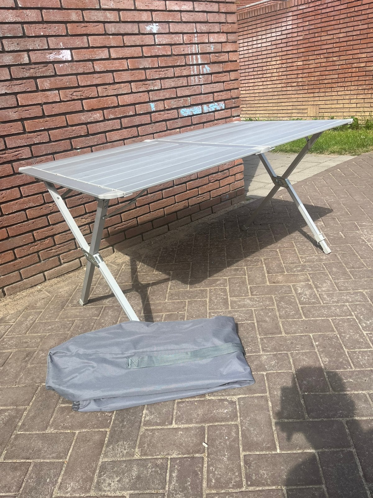 Opvouwbare Campingtafel - 140x80x70 cm ALUMINIUM, Caravans en Kamperen, Kampeermeubelen, Ophalen of Verzenden, Zo goed als nieuw