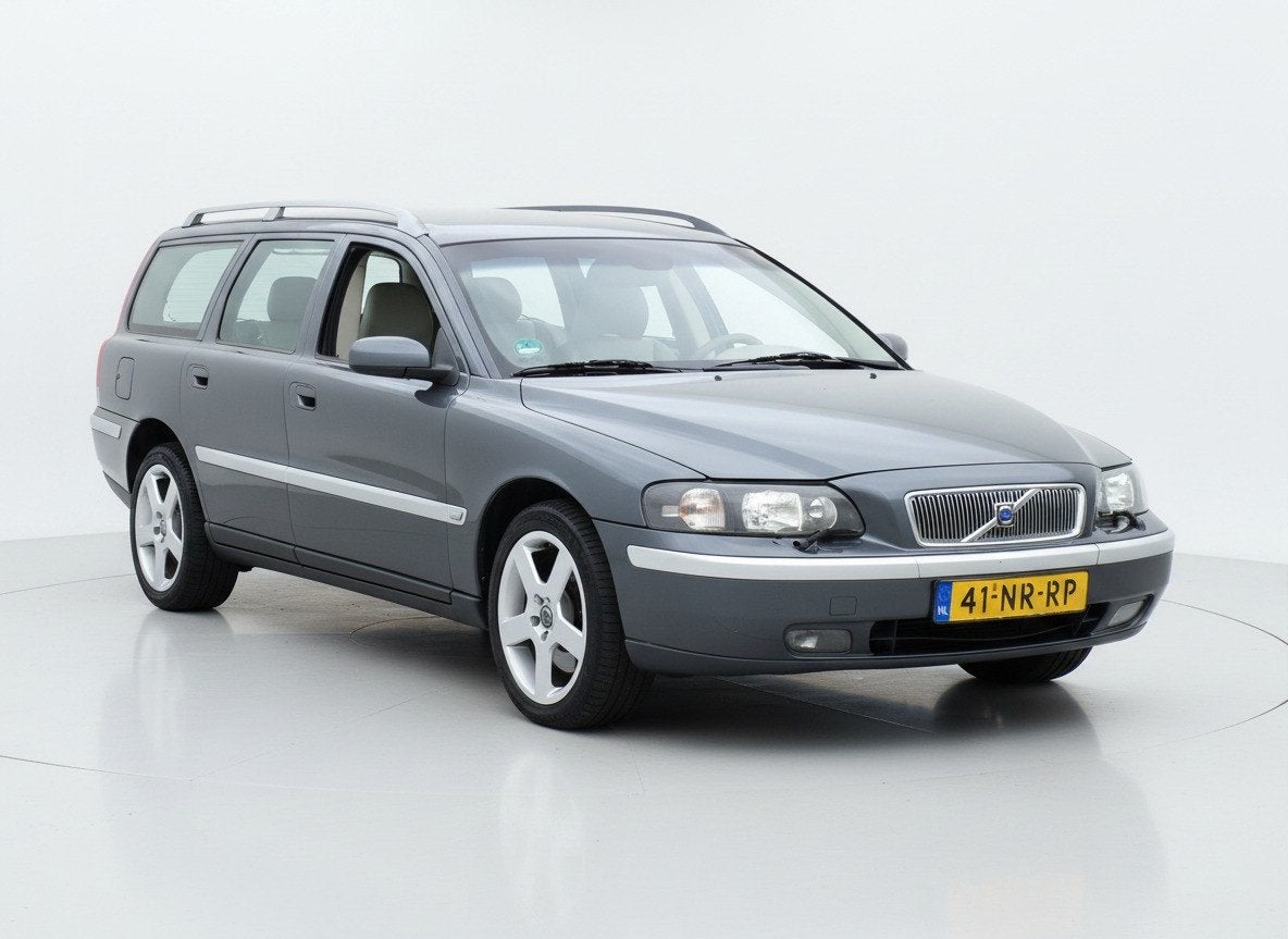 Volvo V70 2.5 T AWD Titanium|AUT|Xenon|Cruise|Leder|Airco, Auto's, Volvo, Automaat, 2521 cc, 93 €/maand, Euro 4