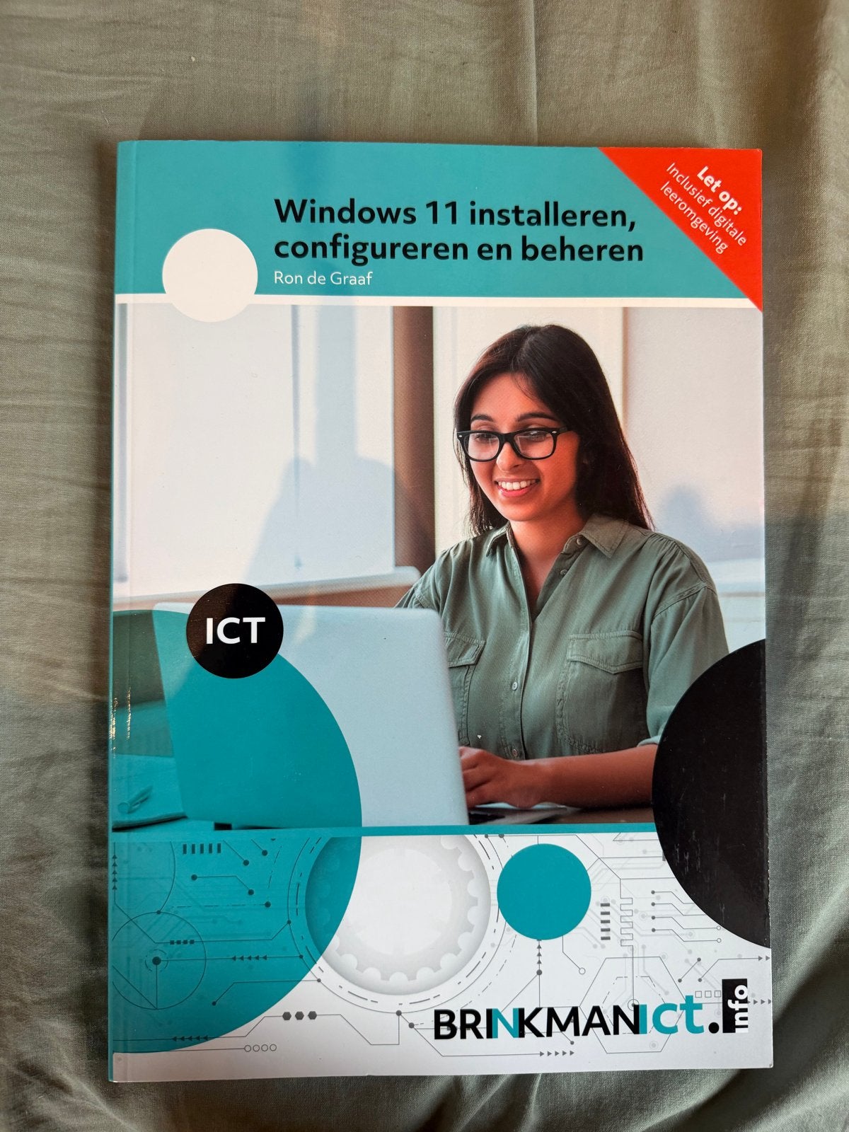 Windows 11 installeren, configureren en beheren, Boeken, Ophalen of Verzenden, Beta, Zo goed als nieuw, MBO